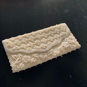Vintage Beaded special occasion cream clutch.